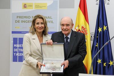 La Ministra del MITMA  entrega el Premio PNIC a Felipe Martínez